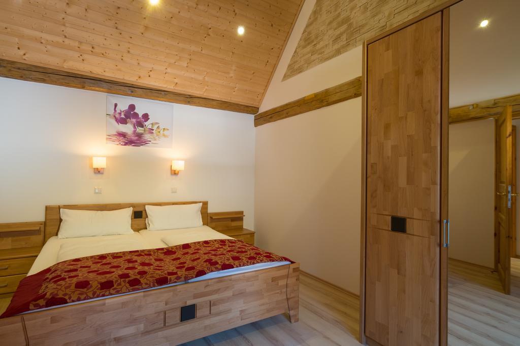 Wellnesshotel & Restaurant Hexenschopf レーッフィンゲン エクステリア 写真