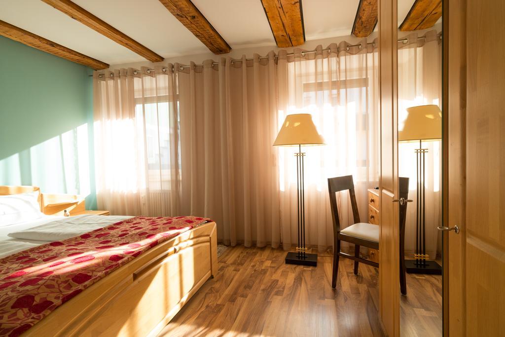 Wellnesshotel & Restaurant Hexenschopf レーッフィンゲン エクステリア 写真