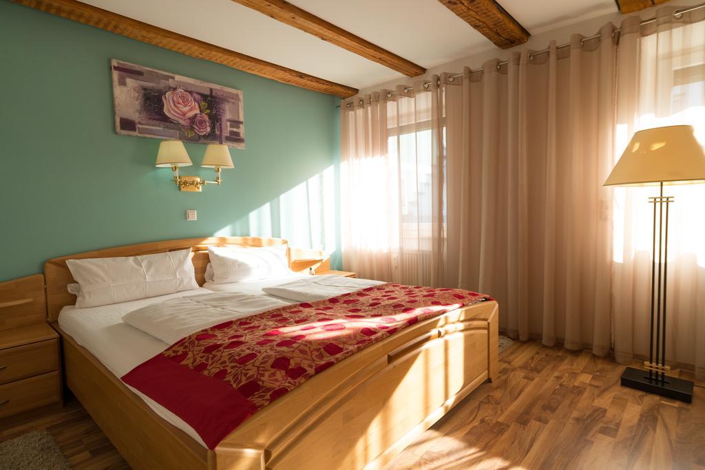Wellnesshotel & Restaurant Hexenschopf レーッフィンゲン エクステリア 写真