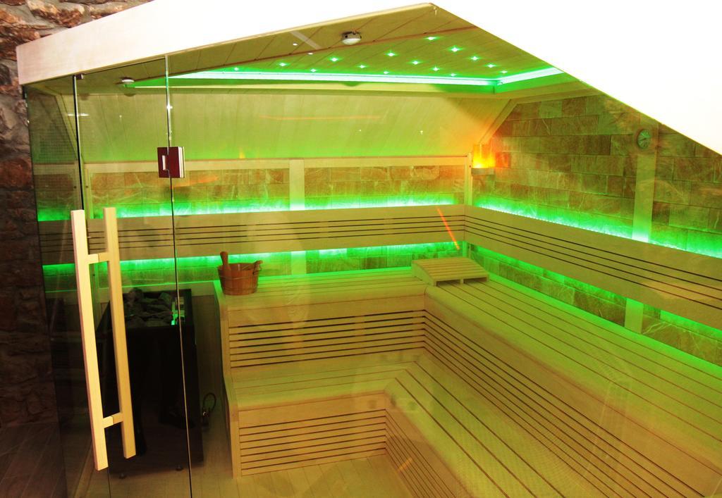 Wellnesshotel & Restaurant Hexenschopf レーッフィンゲン エクステリア 写真