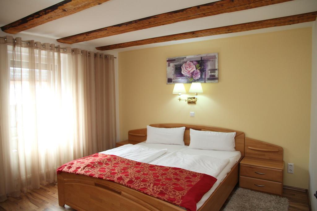 Wellnesshotel & Restaurant Hexenschopf レーッフィンゲン エクステリア 写真